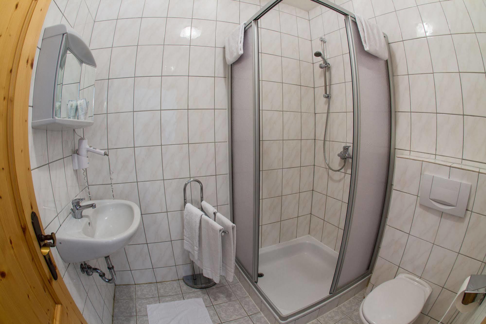 Brauereigasthof Stanglbraeu Hausen  Kültér fotó